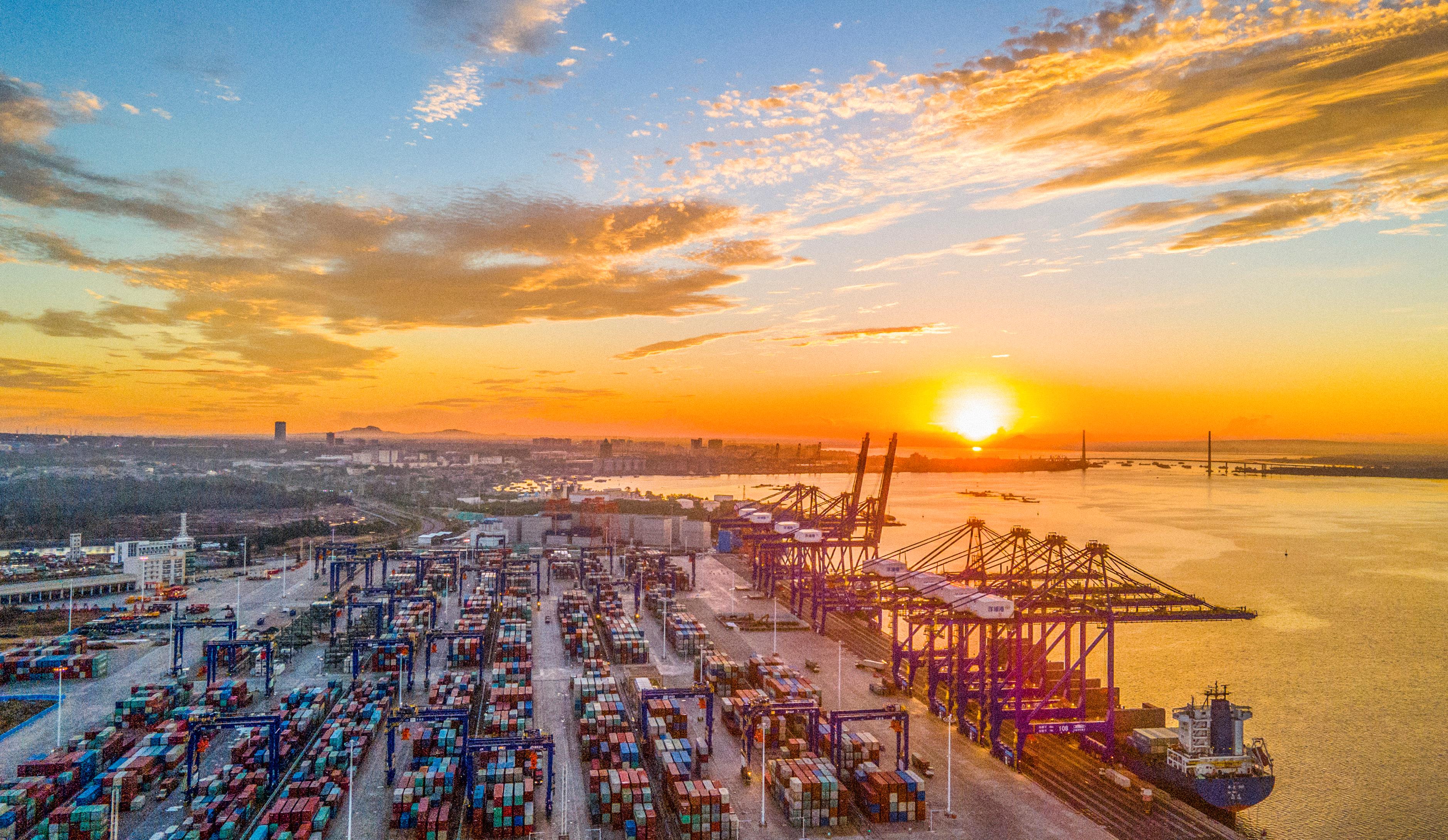 潮頭觀(guān)瀾丨中國(guó)特色 自貿(mào)之港