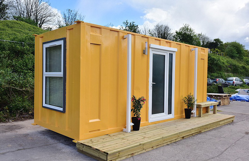 集裝箱也能當(dāng)住宅？英國(guó)企業(yè)家創(chuàng)新改造，為流浪漢提供溫暖家園